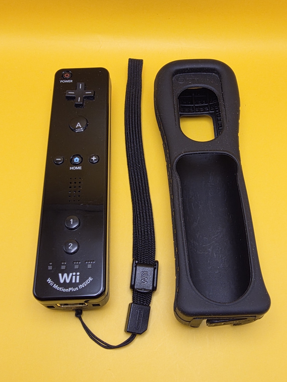 Black Wii MotionPlus Remote (RVL-036) + Jacket - TESTED and WORKING!